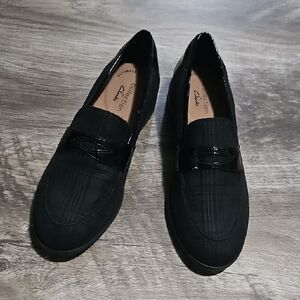 Clarks Black Loafers Slip-On Flats